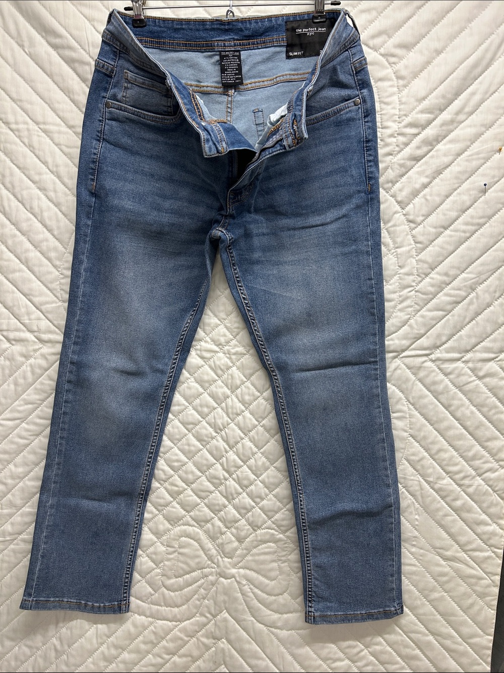 Men's Slim Straight Jeans in Medium Blue - Classic Everyday Fit 32x28